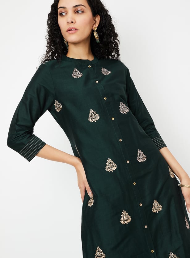 Women Embroidered Straight Kurta