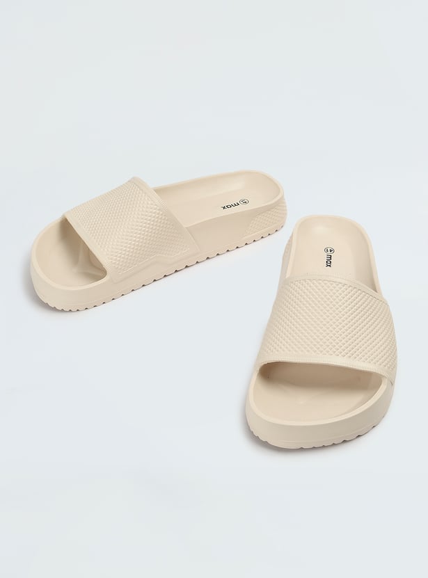 Men Textured Moulded Sliders