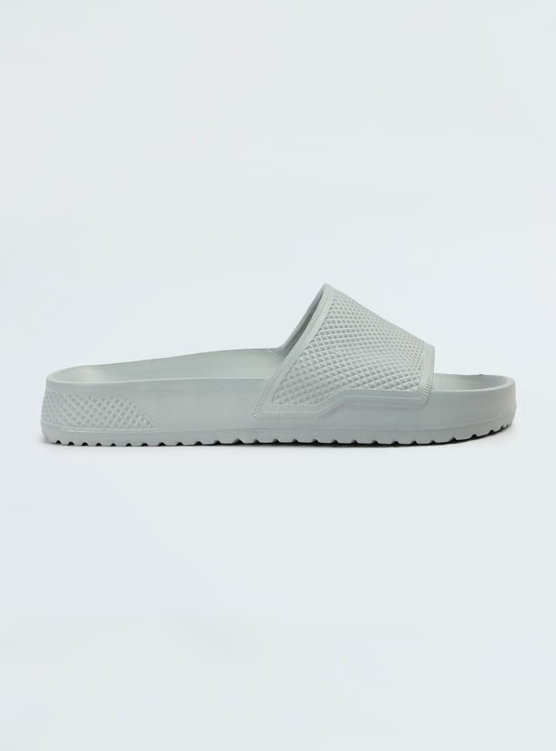 Men Textured Moulded Sliders