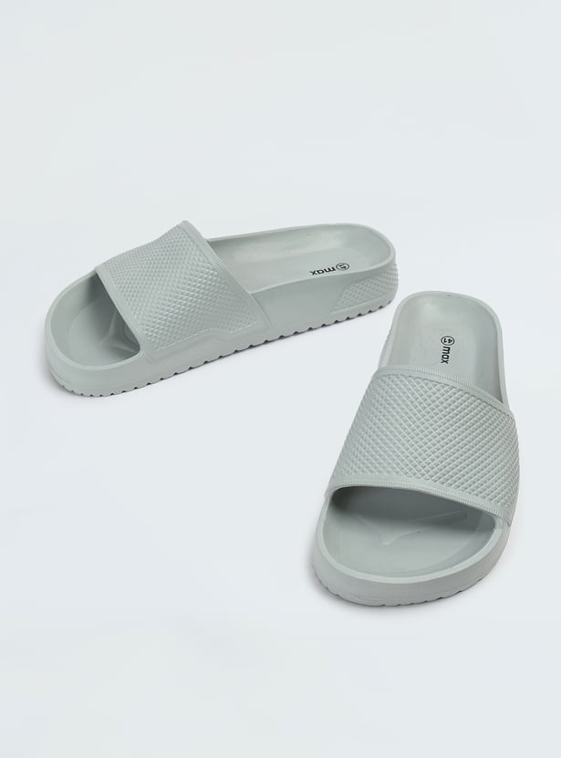 Men Textured Moulded Sliders