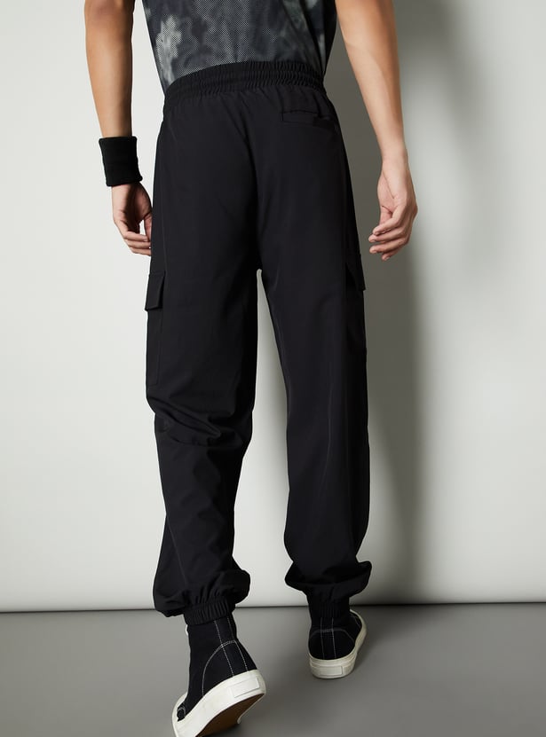 Men Solid Performance Cargo Joggers