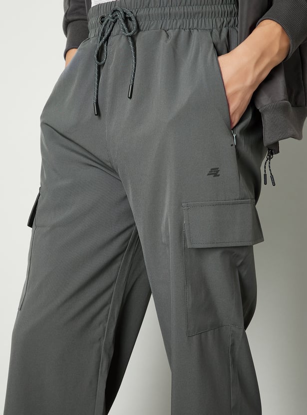 Men Solid Performance Cargo Joggers