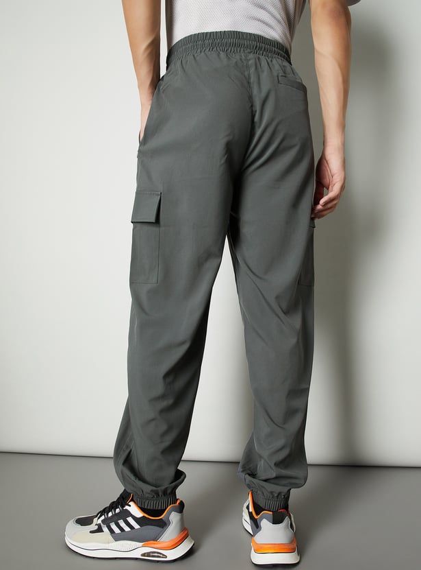 Men Solid Performance Cargo Joggers