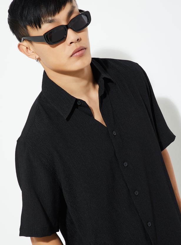 URB_N Men Textured Slim Fit Shirt