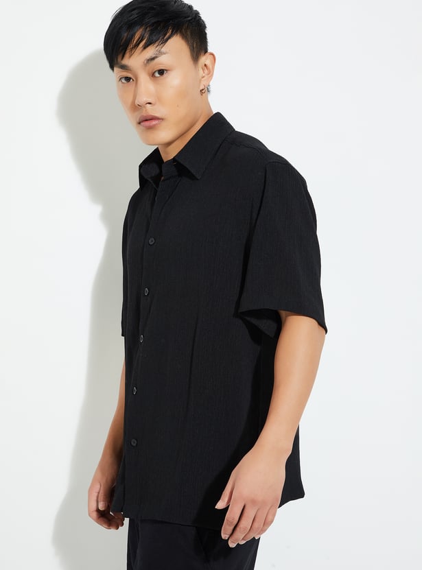 URB_N Men Textured Slim Fit Shirt
