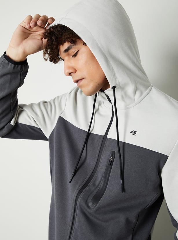 Men Colourblock Sweatshirt with Hood