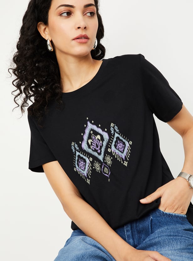 Women Ikat Printed T-shirt