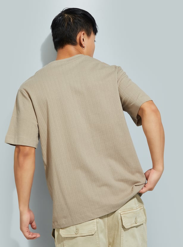 URB_N Men Textured T-shirt