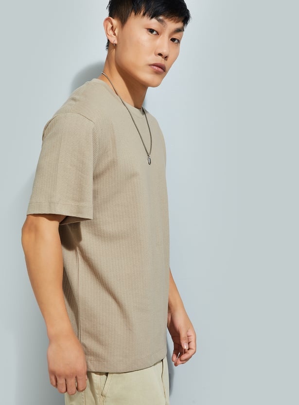 URB_N Men Textured T-shirt