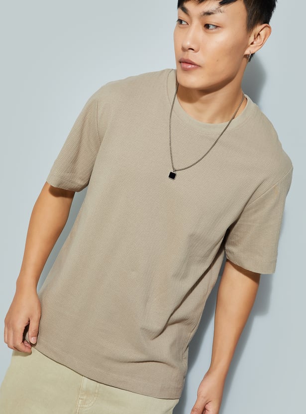 URB_N Men Textured T-shirt