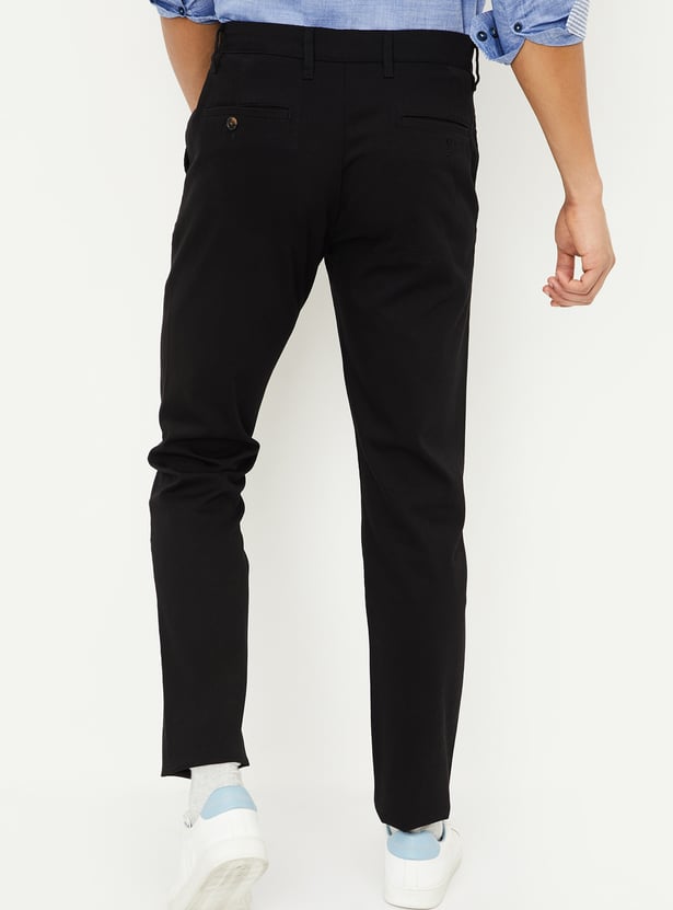 Men Solid Regular Fit Chinos