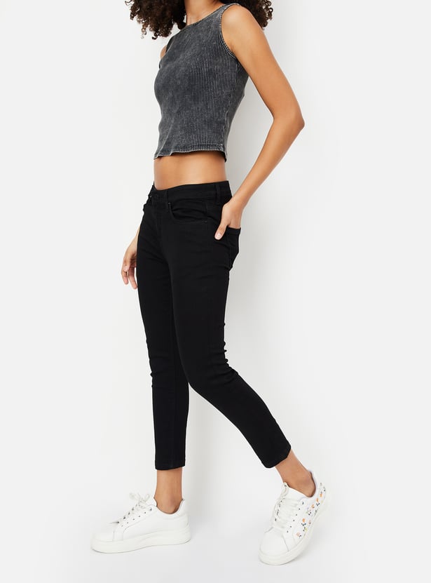 Women Solid Skinny Fit Jeans