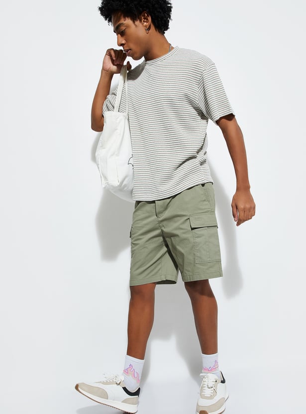 Men Solid Cargo Shorts