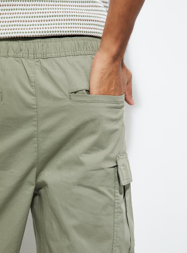 Men Solid Cargo Shorts