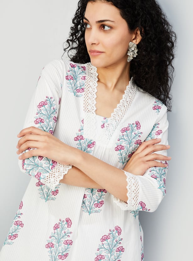 Women Floral Printed Straight Kurta