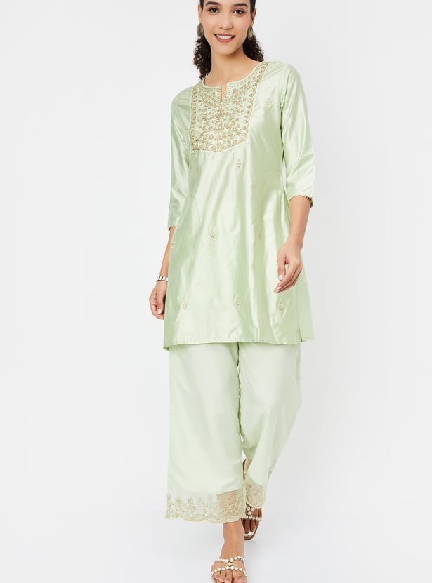 Women Embroidered Straight Kurta Set