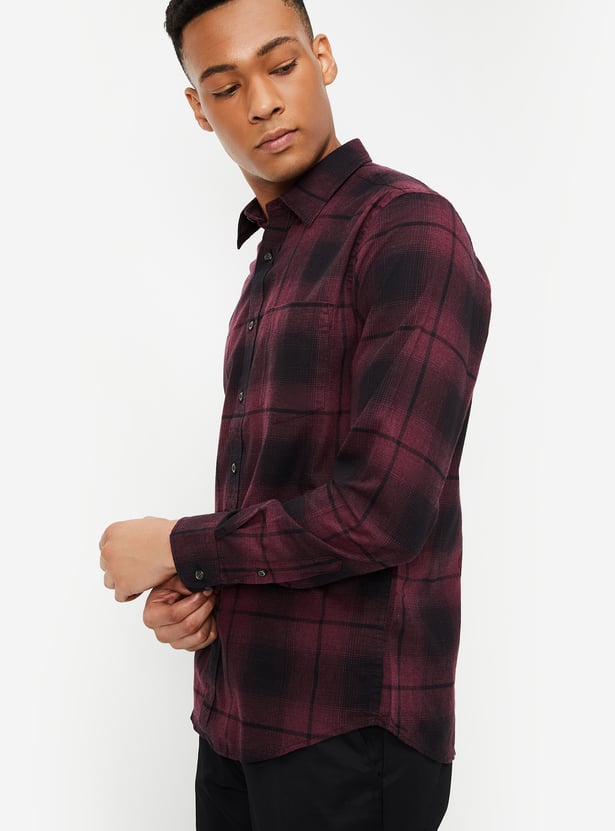 Men Slim Fit Checked Casual Shirt