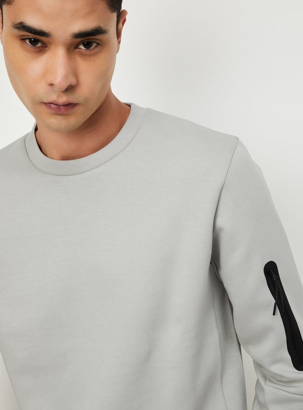 Men Solid Sweatshirt