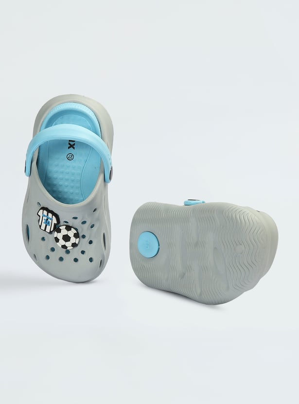 Boys Charm-Detailed Clogs