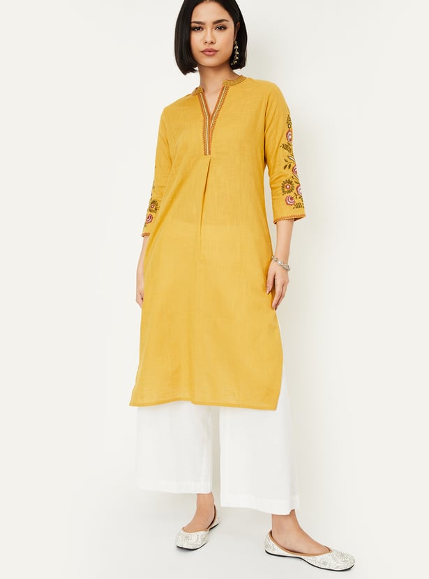 Women Embroidered Straight Kurta