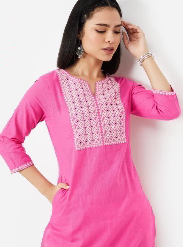 Women Embroidered Straight Kurta