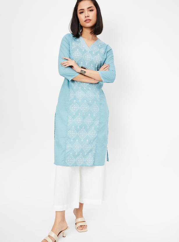 Women Thread Embroidered Kurta