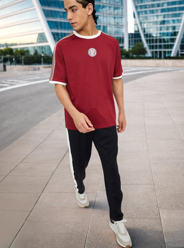 Men Shoulder Striped Oversized Sports T-shirt