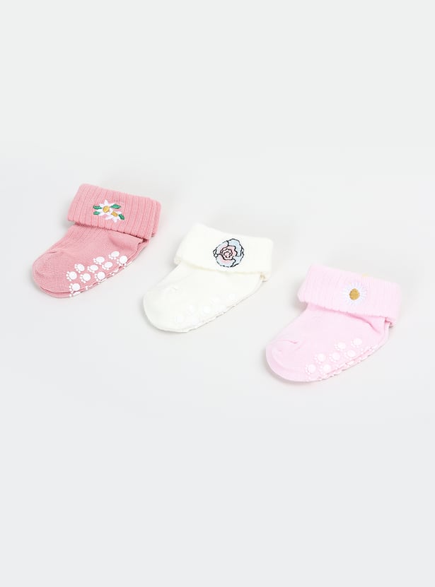 Girls Embroidered Ankle Length Socks - Pack of 3