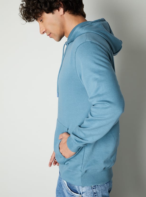 Men Back Applique Hooded Sweatshirt