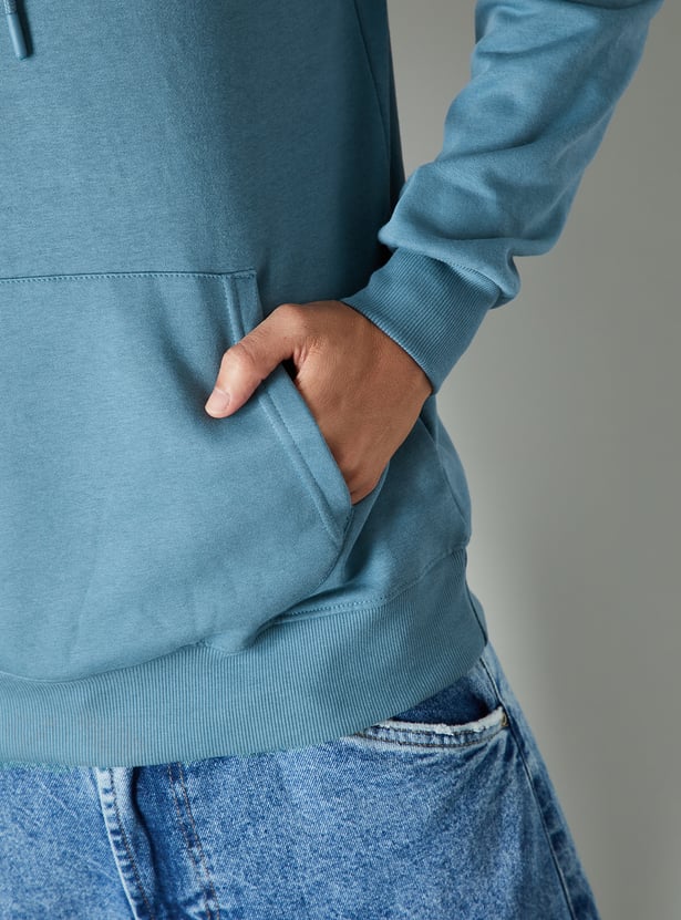 Men Back Applique Hooded Sweatshirt