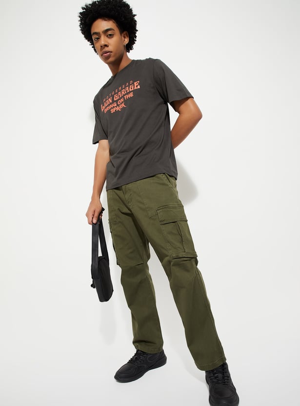 URB_N Men Textured Cargo Trousers