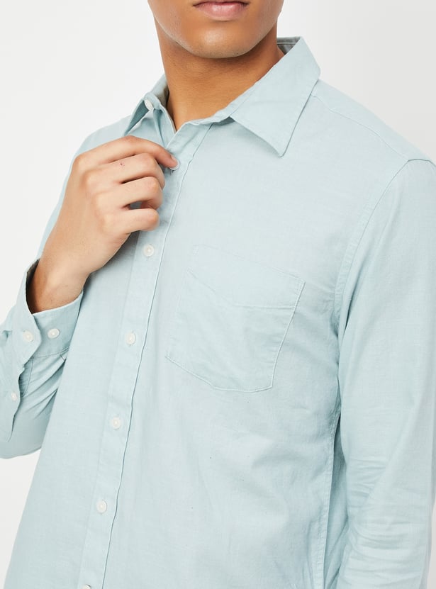 Men Solid Slim Fit Shirt