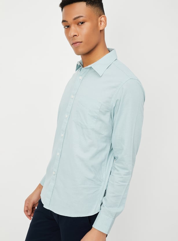 Men Solid Slim Fit Shirt