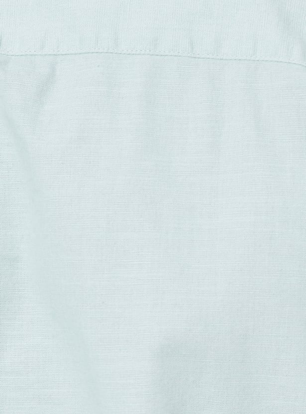 Men Solid Slim Fit Shirt