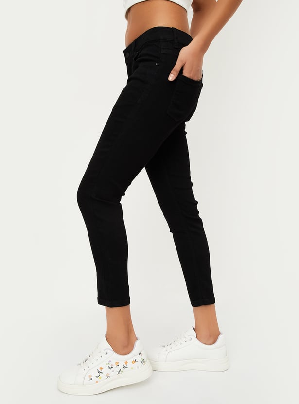 Women Solid Skinny Fit Jeans