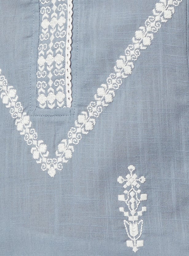 Women Embroidered Straight Kurta
