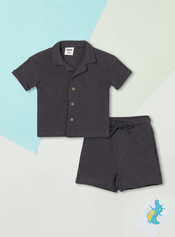 Boys Textured Shorts Set