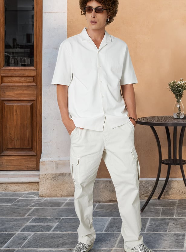 Men Solid Slim Fit Shirt