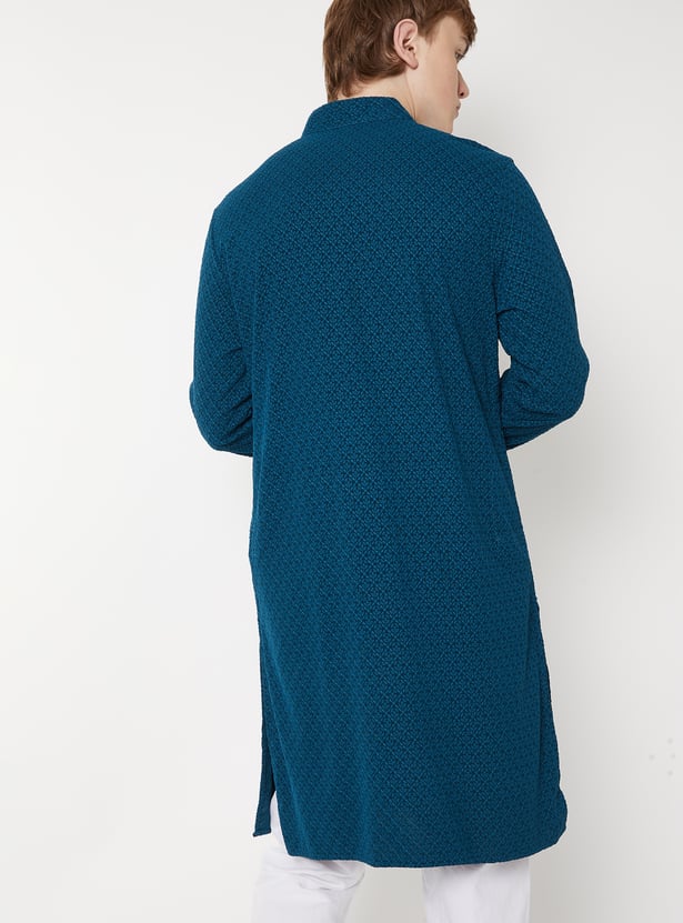 Men Embroidered Straight Kurta