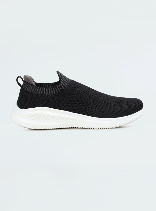 Men Mesh Slip-On Athleisure Shoes