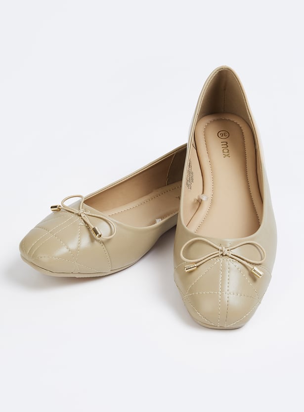 Women Textured Ballerinas with Bow
