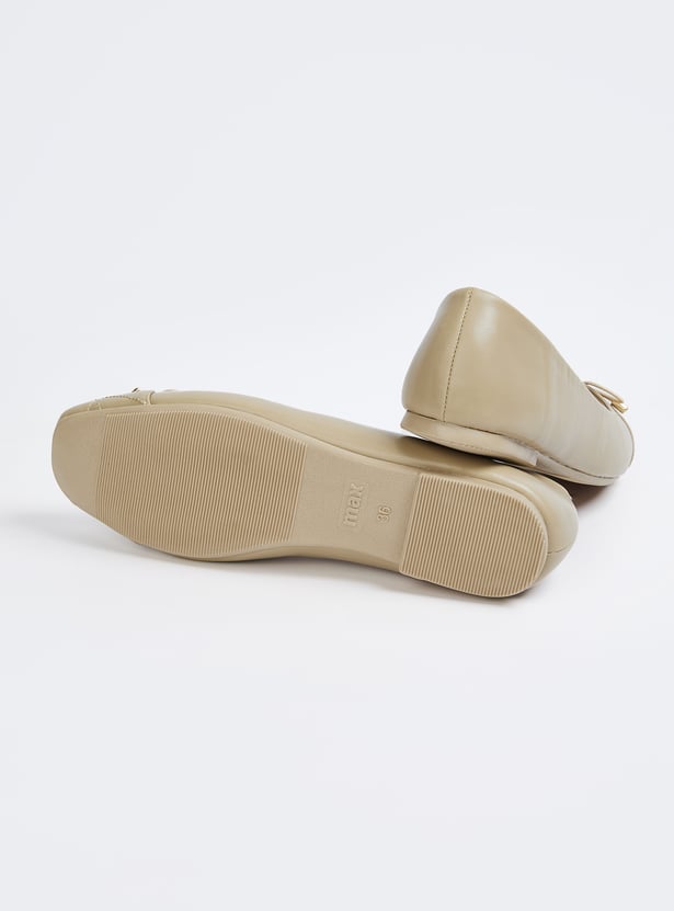 Women Textured Ballerinas with Bow