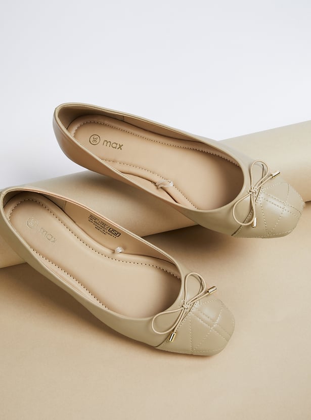 Women Textured Ballerinas with Bow