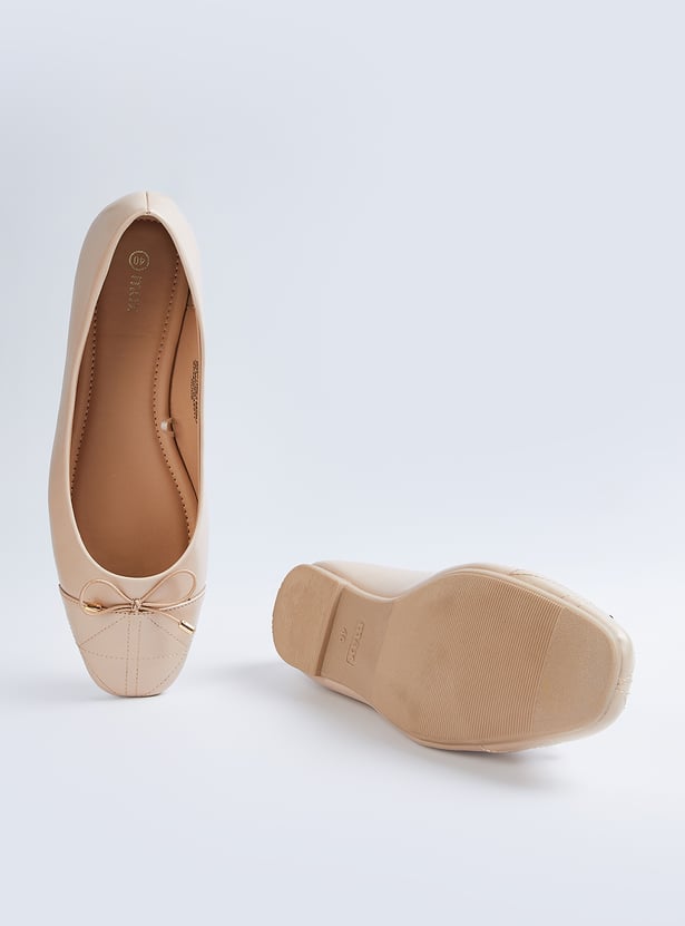 Women Textured Ballerinas with Bow