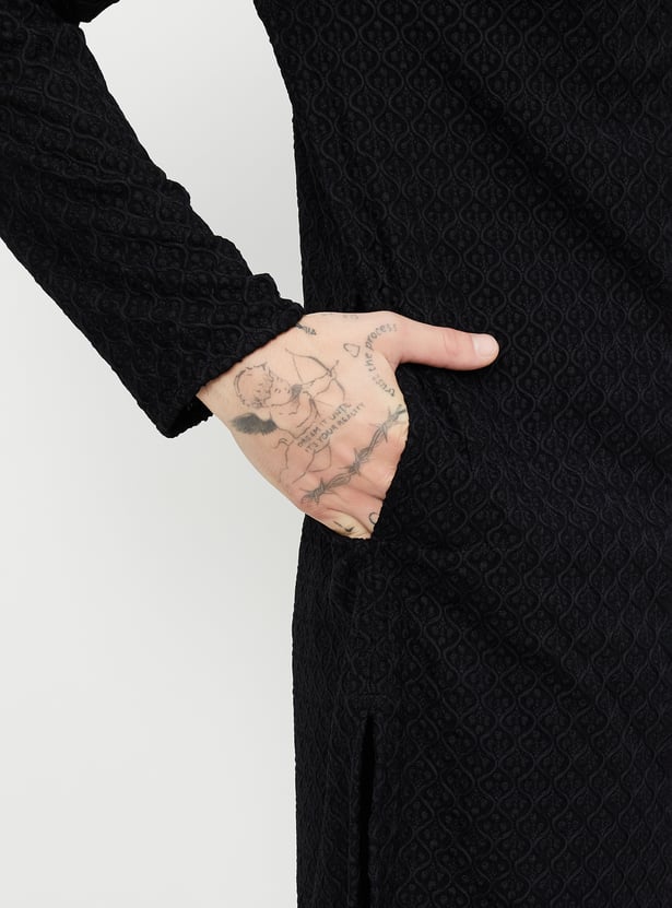 Men Embroidered Regular Fit Kurta