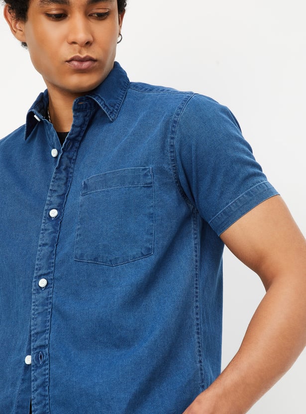 Men Solid Regular Fit Denim Shirt