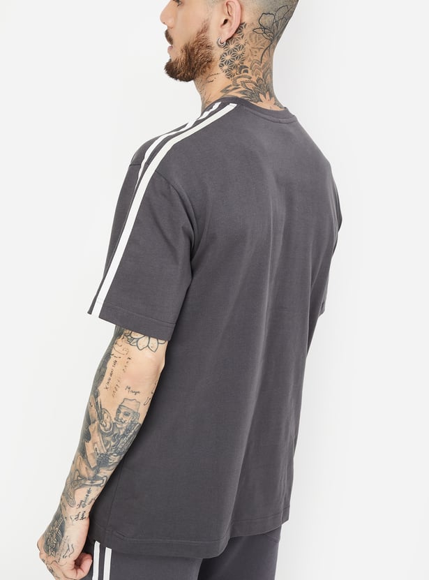 Men Chenile Embroidered Oversized Athleisure T-shirt