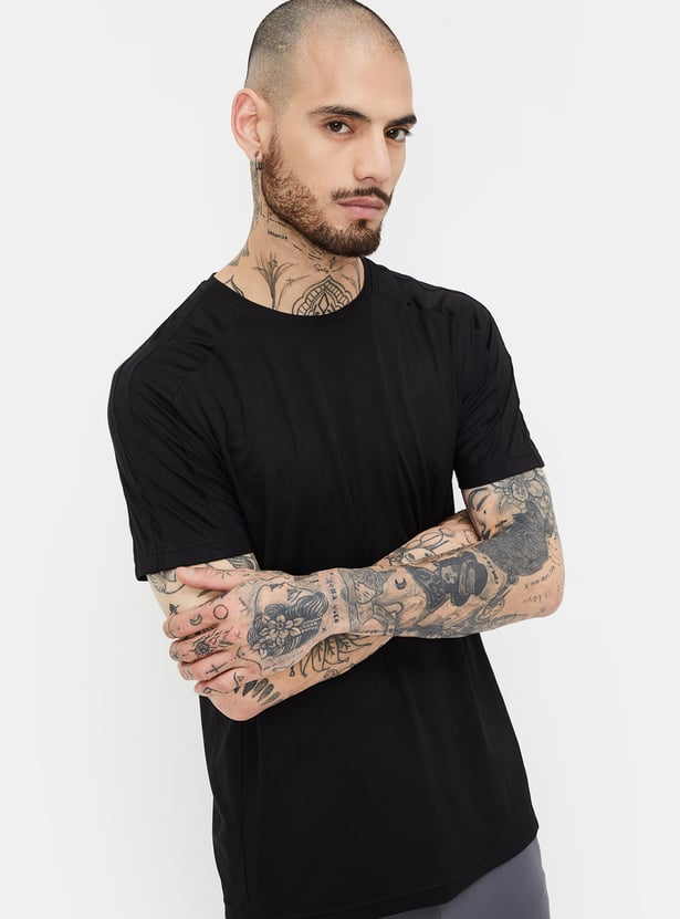 Men Solid Slim Fit Sports T-shirt