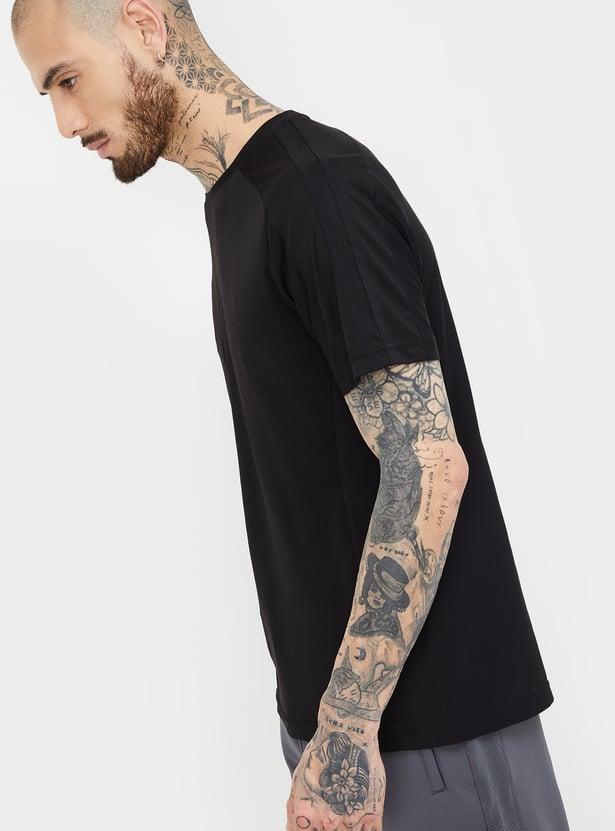 Men Solid Slim Fit Sports T-shirt