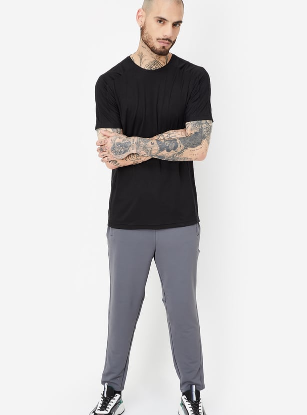 Men Solid Slim Fit Sports T-shirt